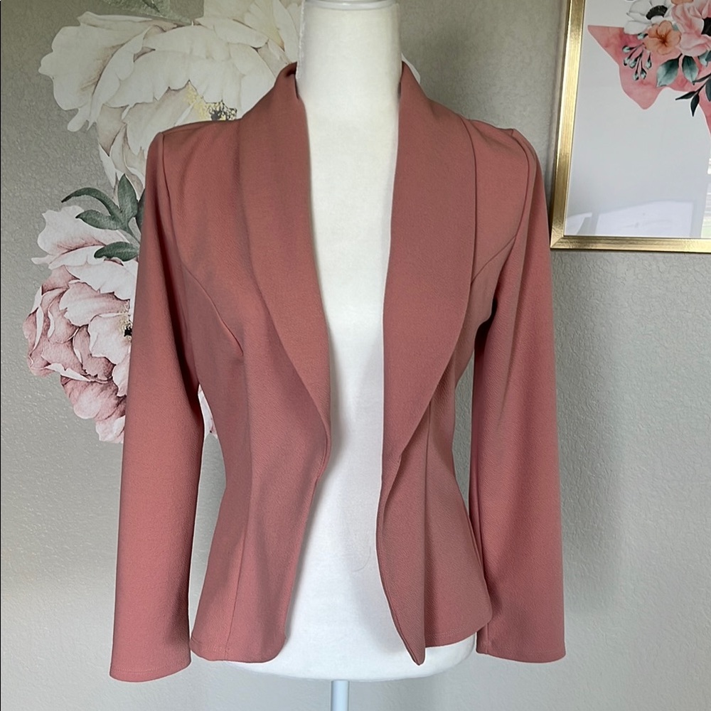Elegant Women's Blazer in Dusty Pink